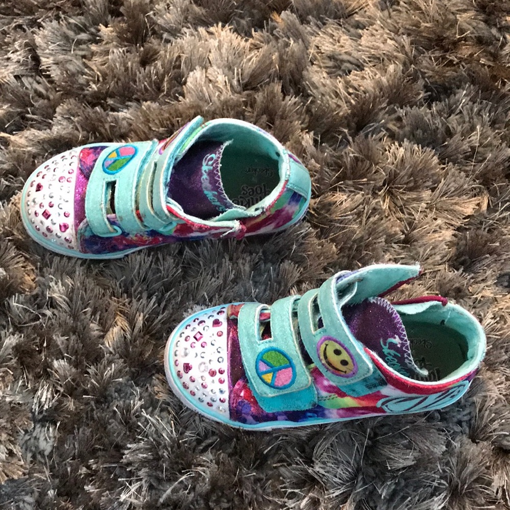 2 pairs of High Top sneakers - Picture 6 of 8